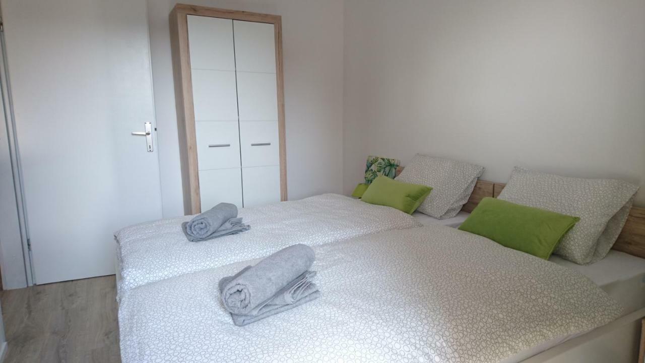 Ferienwohnung Ela Cres Exterior foto