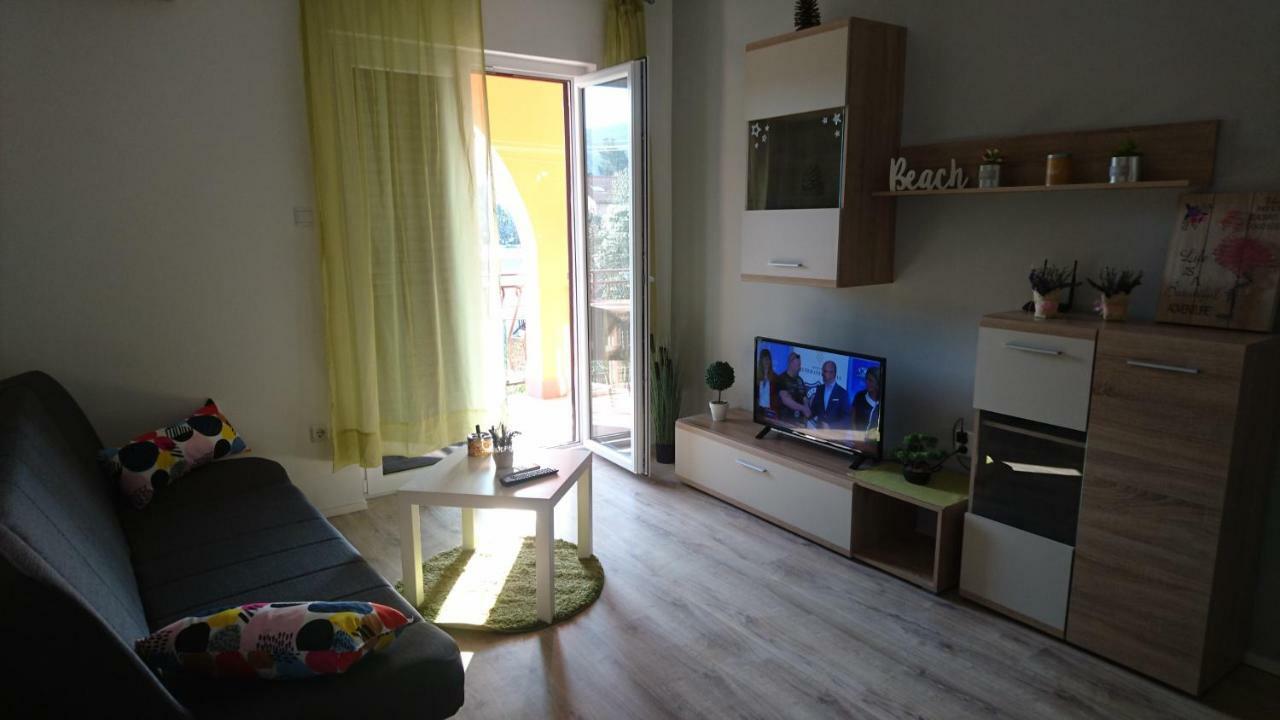 Ferienwohnung Ela Cres Exterior foto