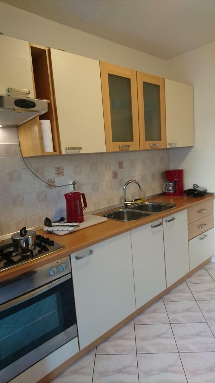 Ferienwohnung Ela Cres Exterior foto